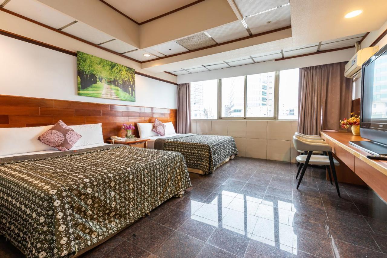Yi Pin Business Hotel Taoyuan Exterior photo