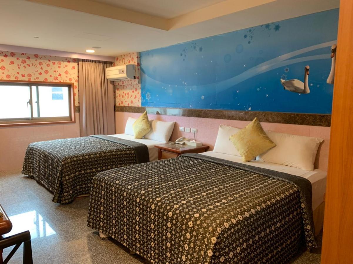 Yi Pin Business Hotel Taoyuan Exterior photo