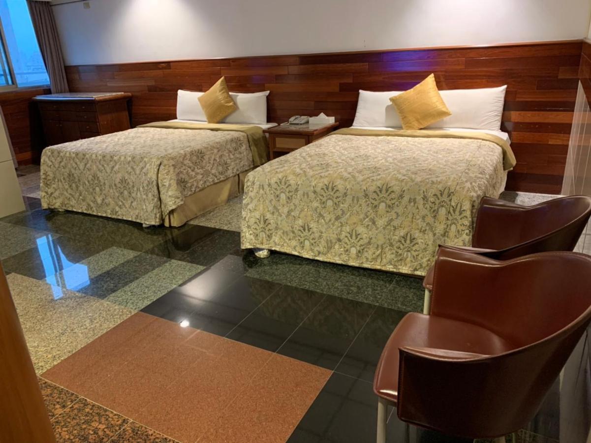 Yi Pin Business Hotel Taoyuan Exterior photo